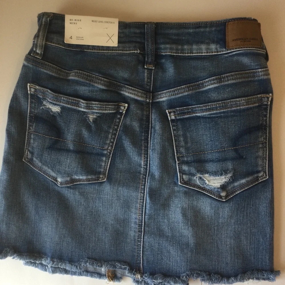 American Eagle NWT Outfitters Distressed High Rise Mini Blue Denim Skirt Size 4
